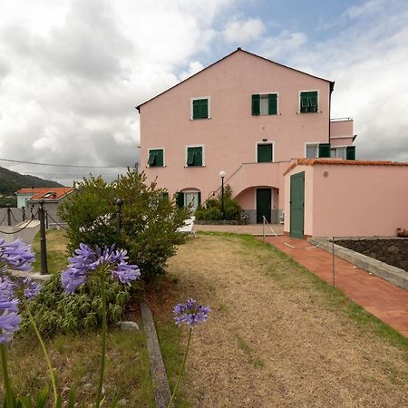 Villa Zafferano Suites Челе Лигуре Екстериор снимка