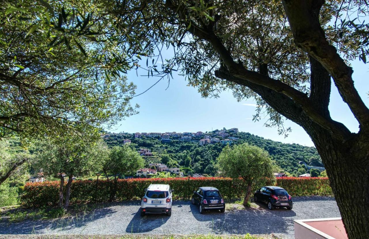 Villa Zafferano Suites Челе Лигуре Екстериор снимка