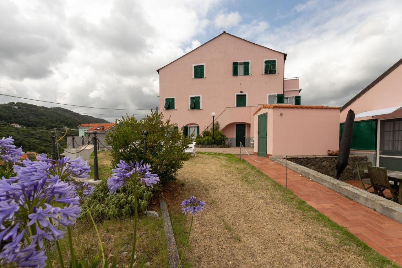 Villa Zafferano Suites Челе Лигуре Екстериор снимка