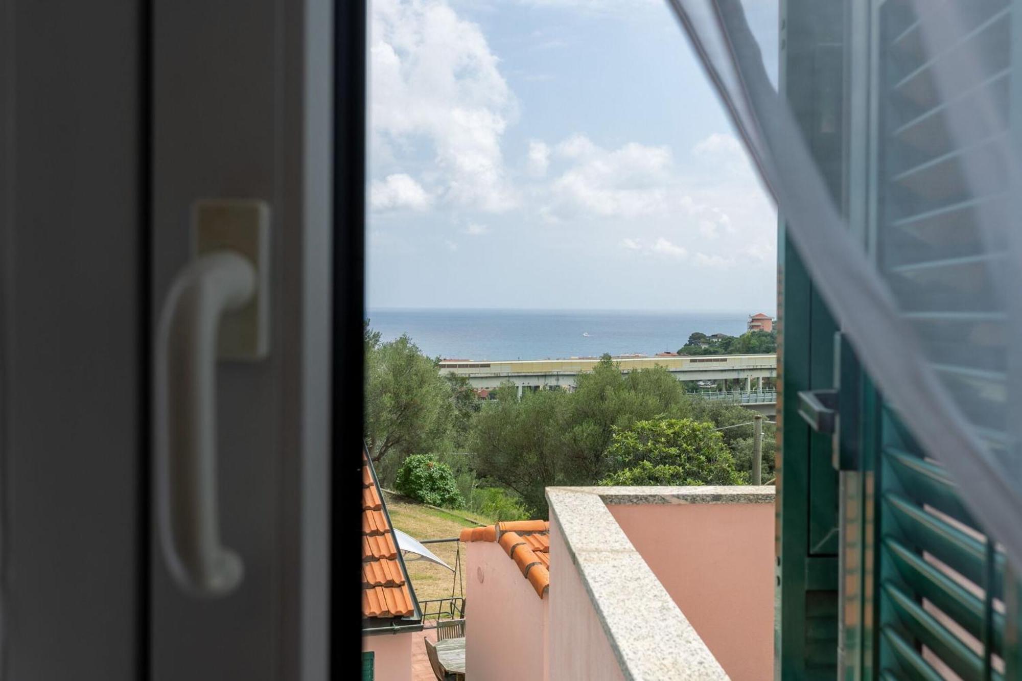 Villa Zafferano Suites Челе Лигуре Екстериор снимка