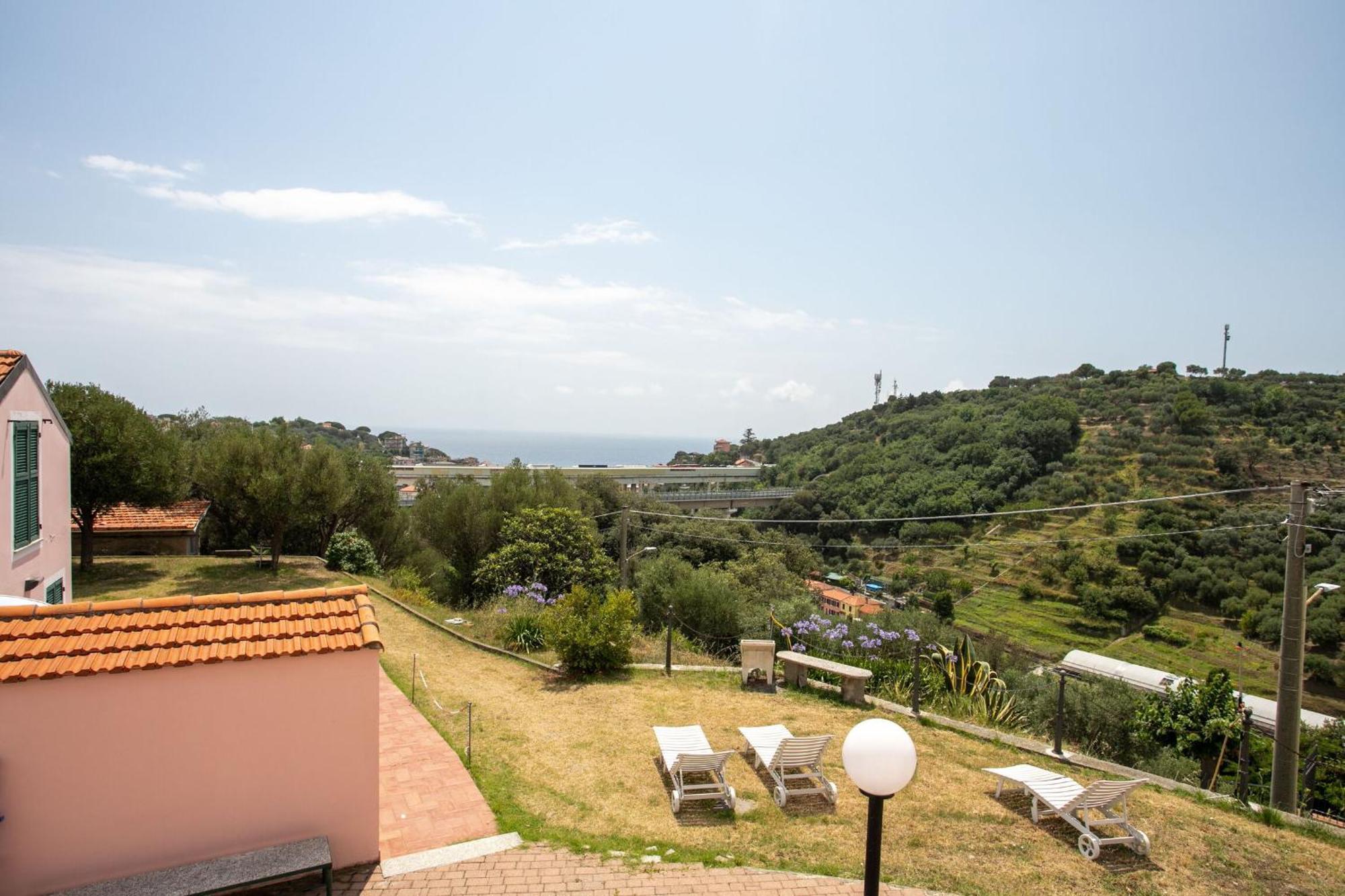 Villa Zafferano Suites Челе Лигуре Екстериор снимка
