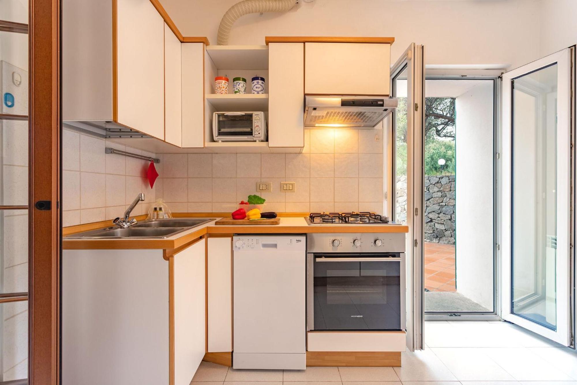 Villa Zafferano Suites Челе Лигуре Екстериор снимка
