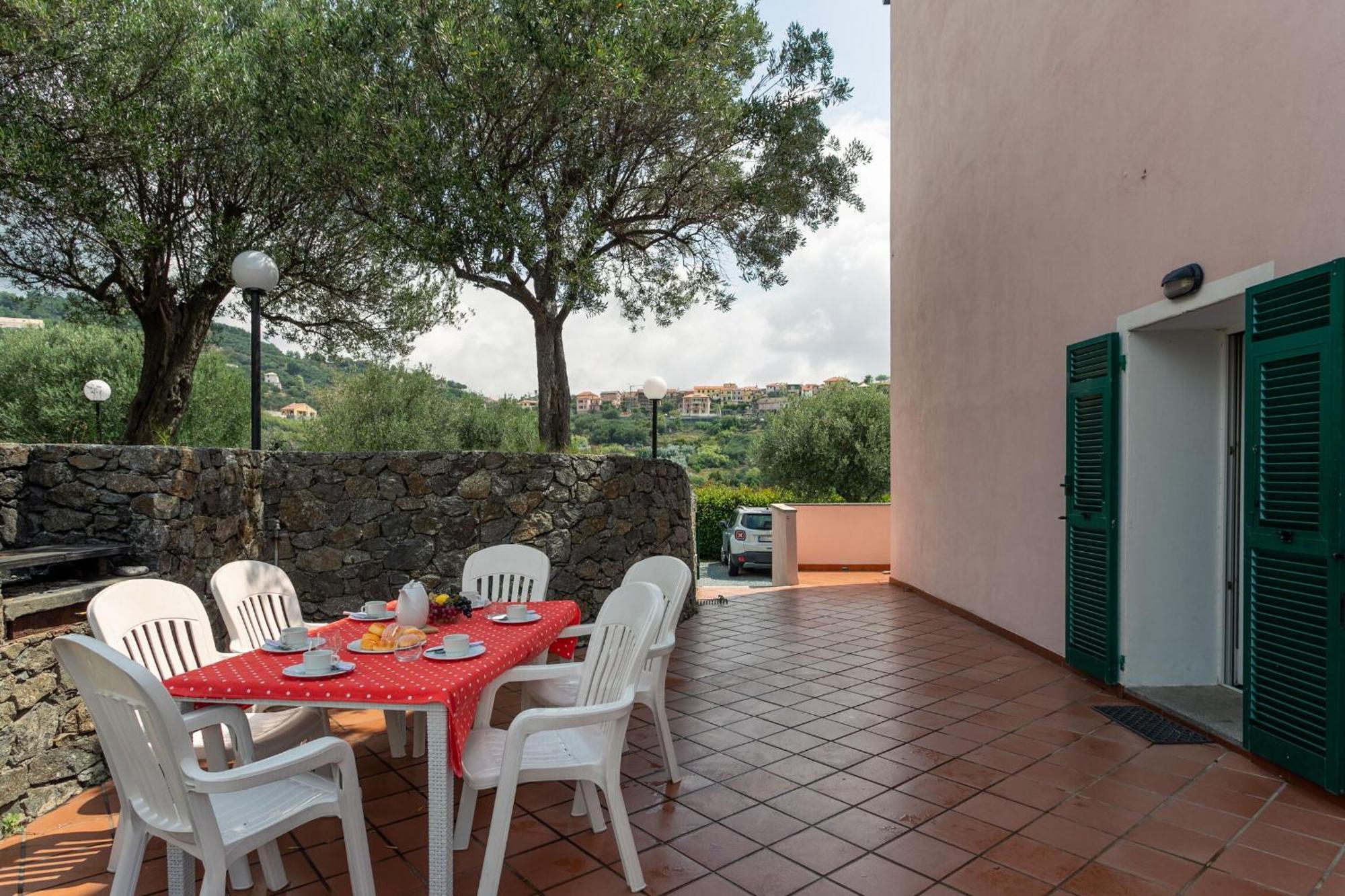 Villa Zafferano Suites Челе Лигуре Екстериор снимка