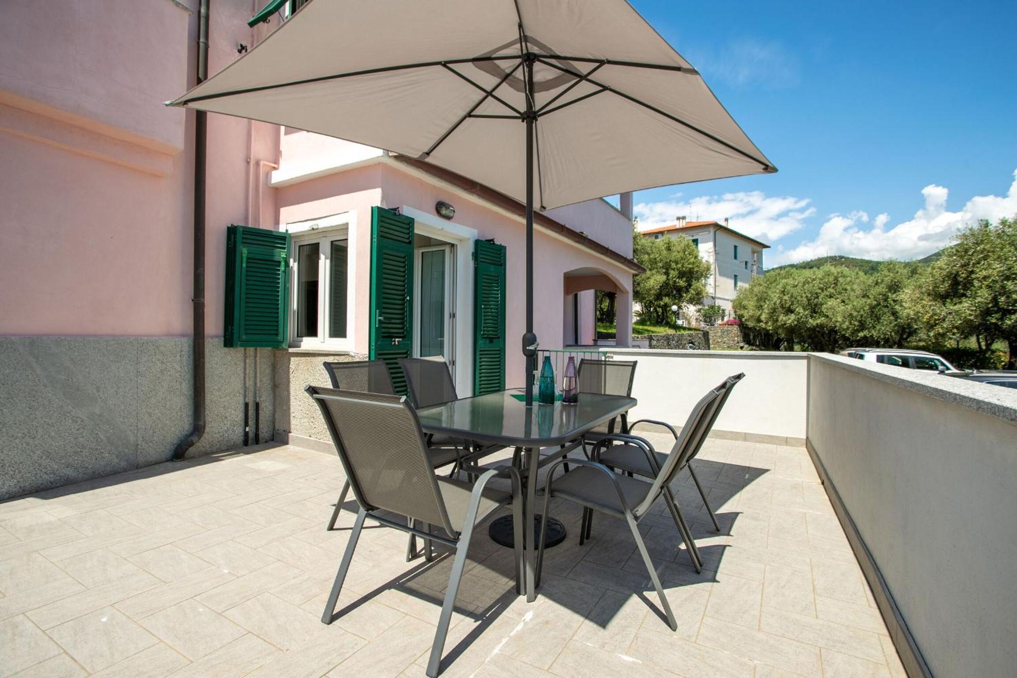 Villa Zafferano Suites Челе Лигуре Екстериор снимка